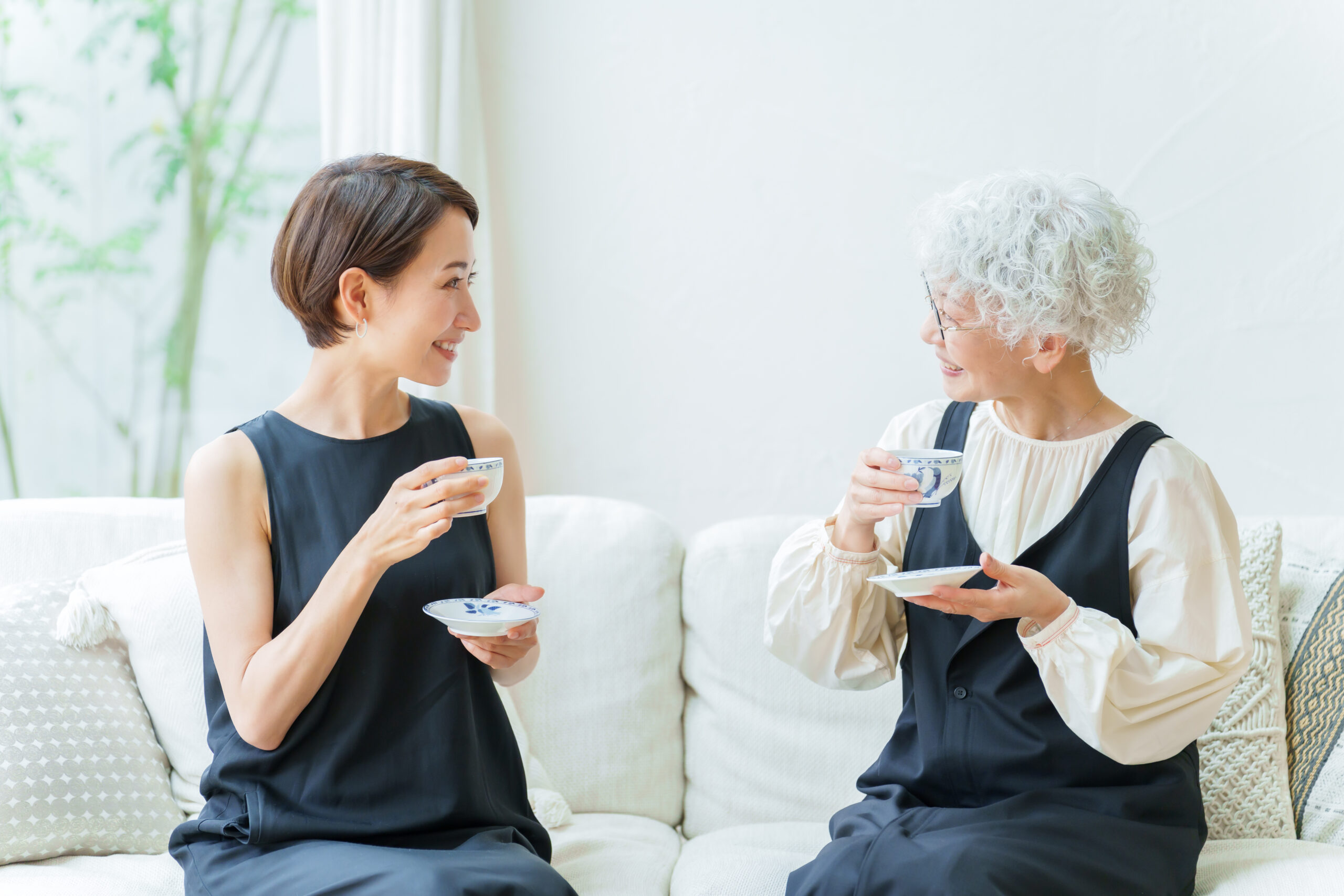 会話パートナーを選ぶ様子